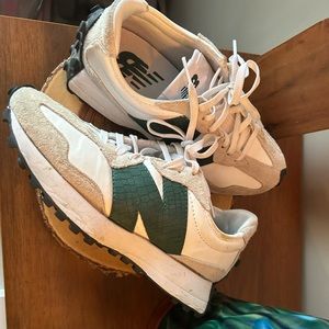 New balance 327 size 6.5 green